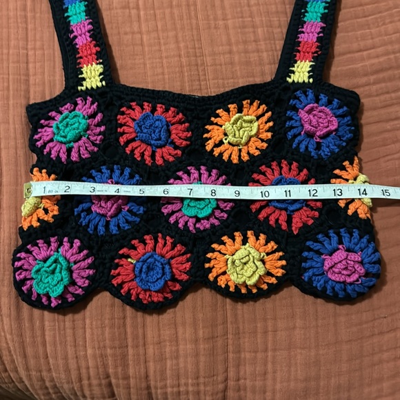 FARM Rio size S crochet flower crop top - Picture 5 of 8